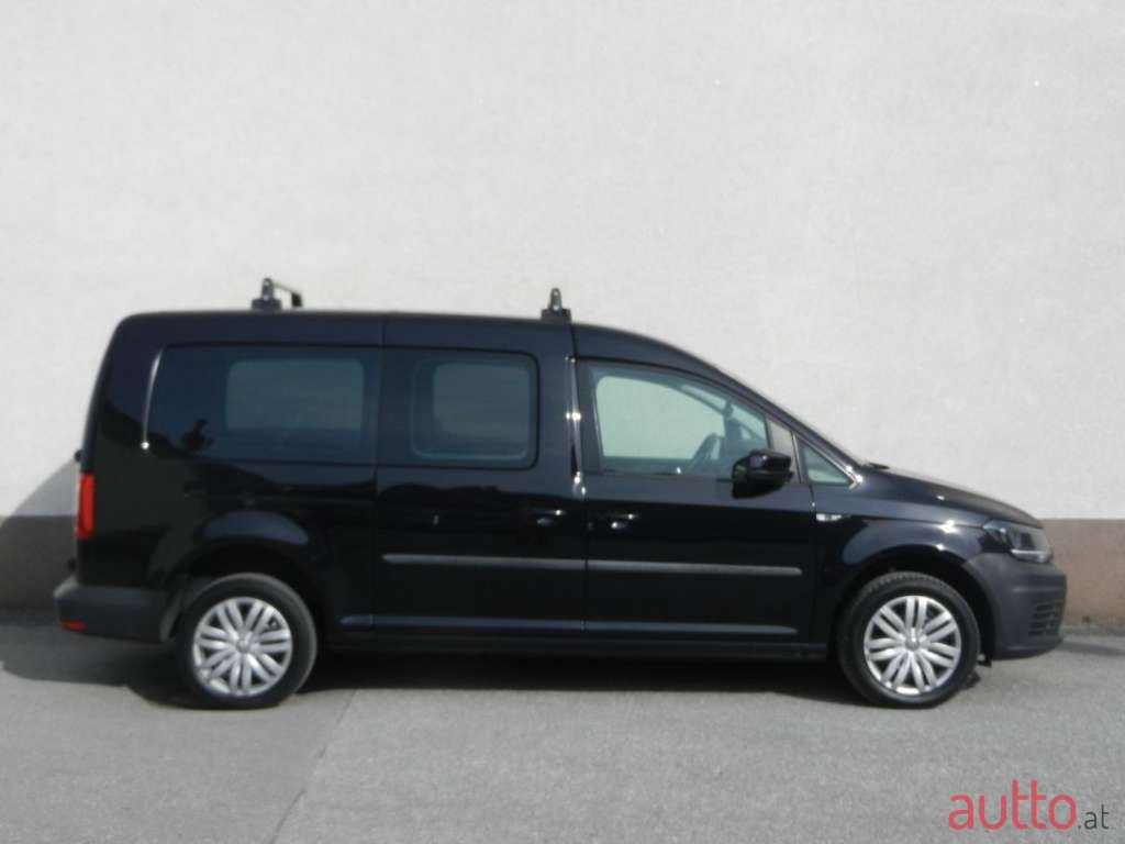 2017' Volkswagen Caddy photo #6