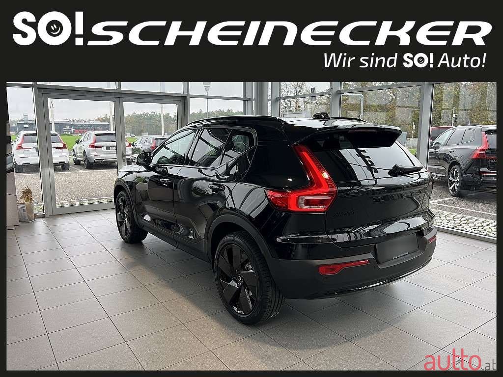 2024' Volvo XC40 photo #5