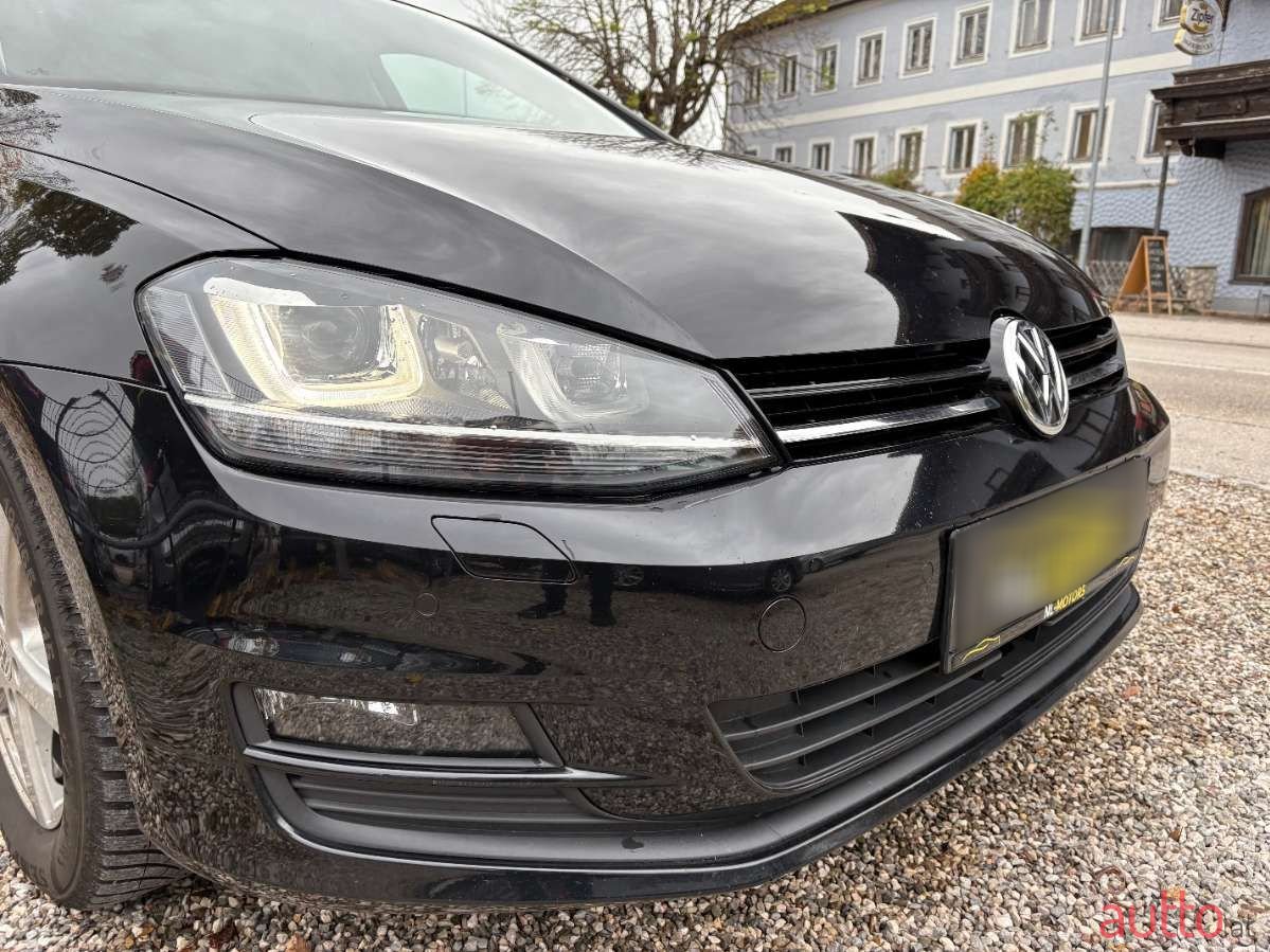 2017' Volkswagen Golf photo #4