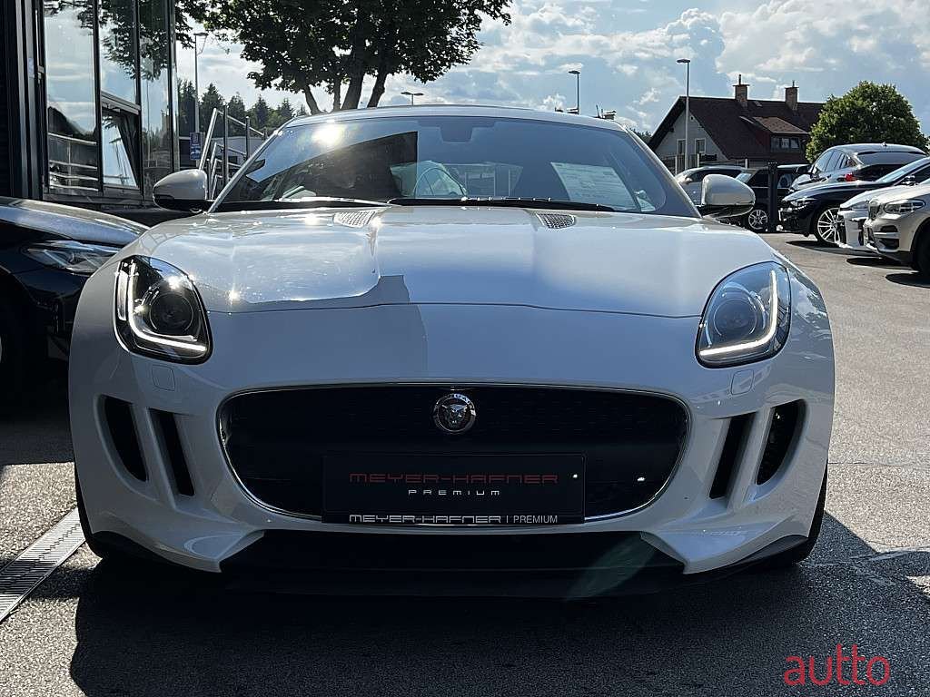 2018' Jaguar F-Type photo #2