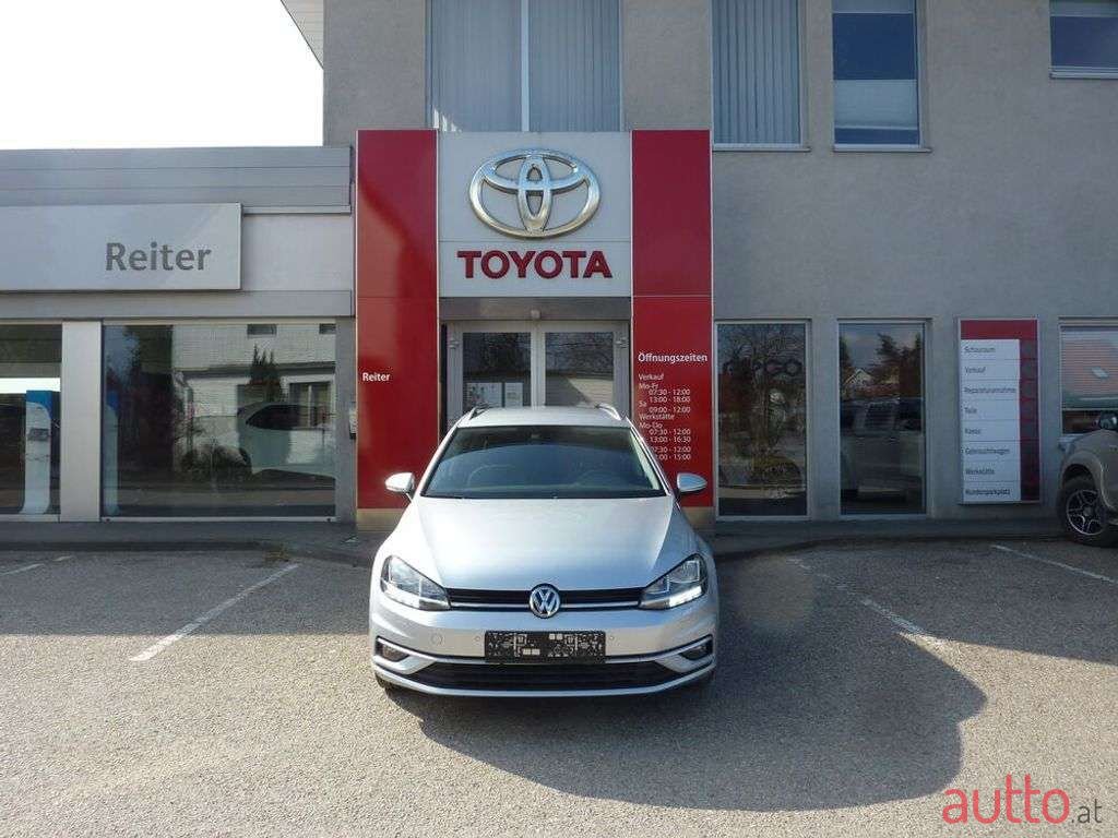 2018' Volkswagen Golf photo #1