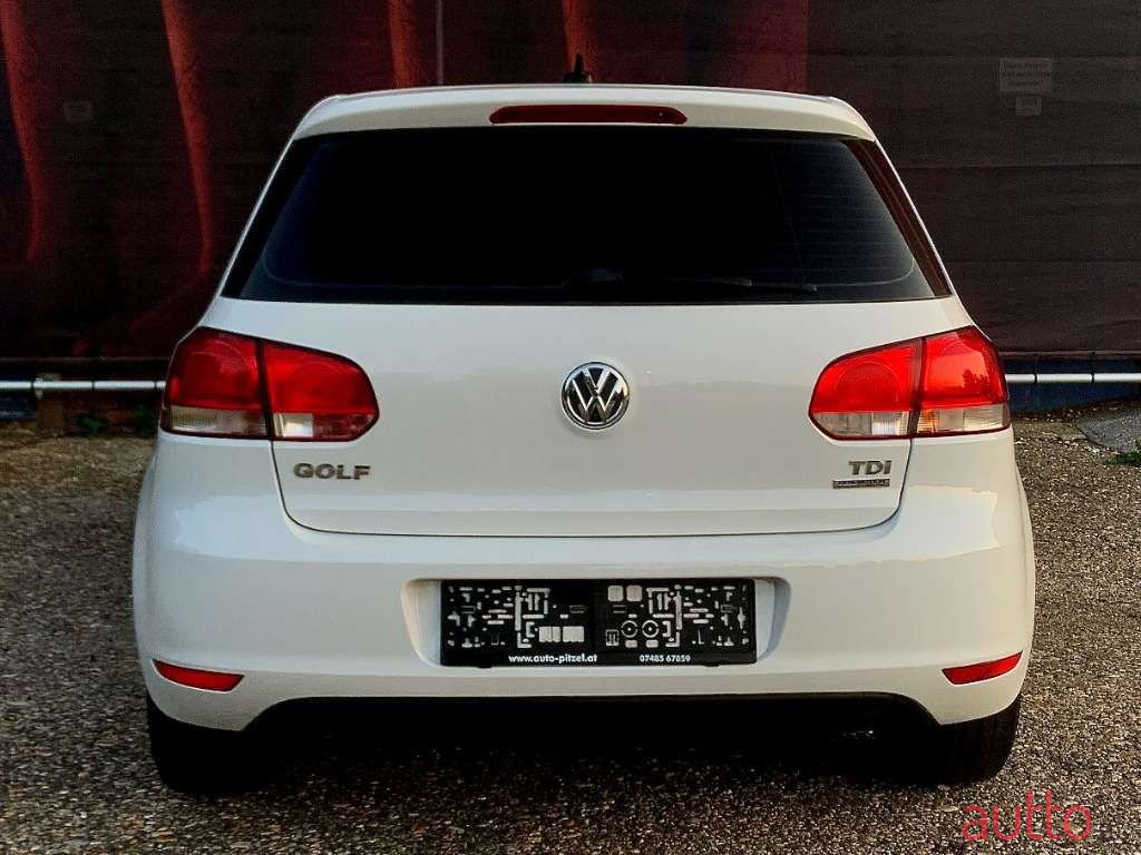2010' Volkswagen Golf photo #5