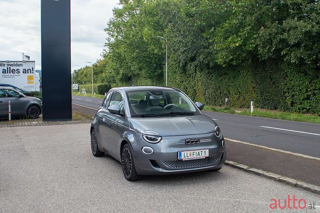 2021' Fiat 500 photo #2