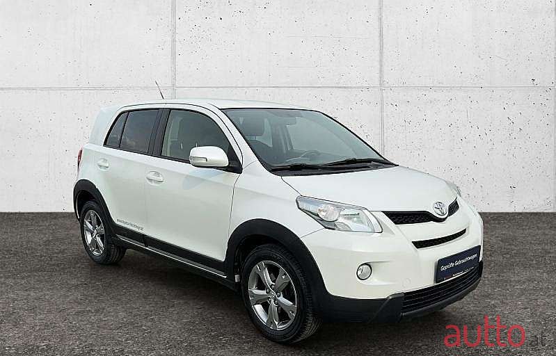 2013' Toyota Urban Cruiser photo #3