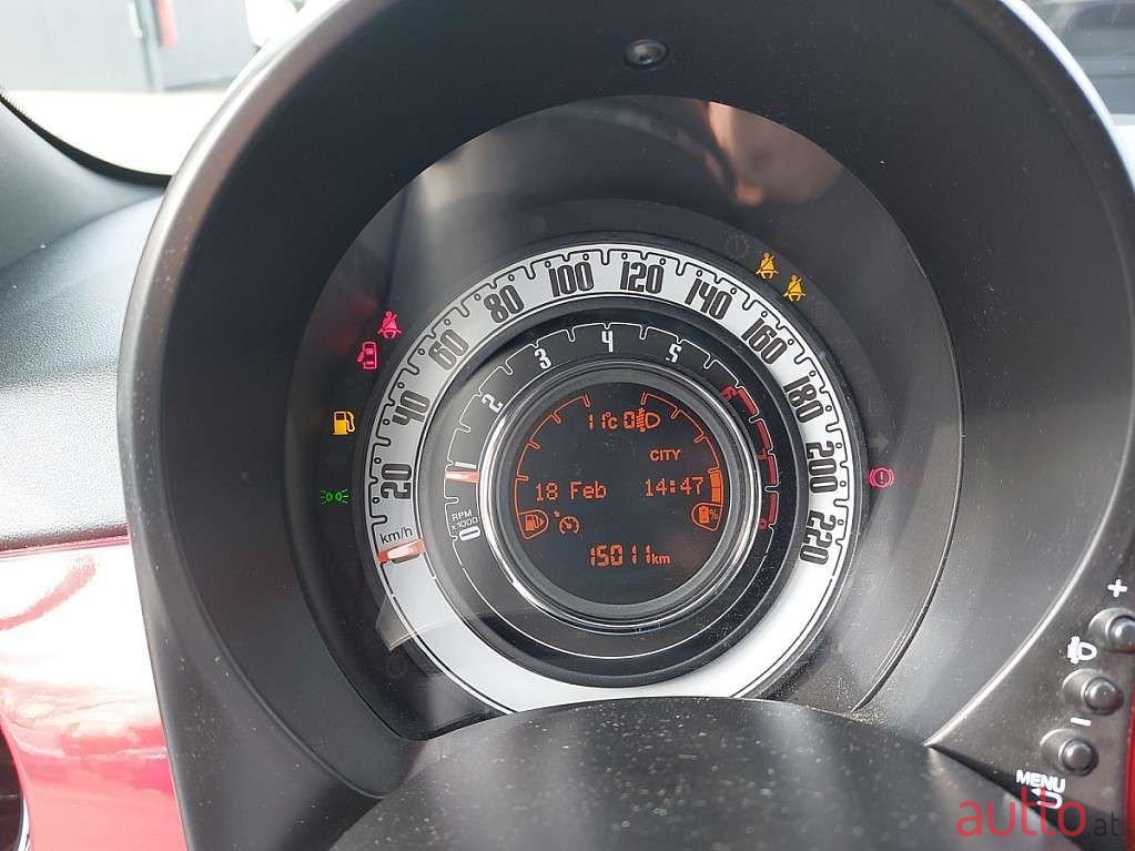 2023' Fiat 500C photo #3