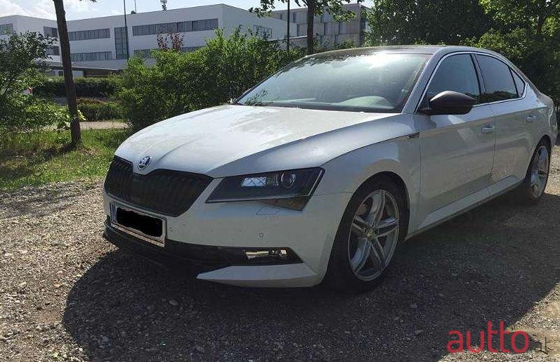 2015' Skoda Superb photo #1