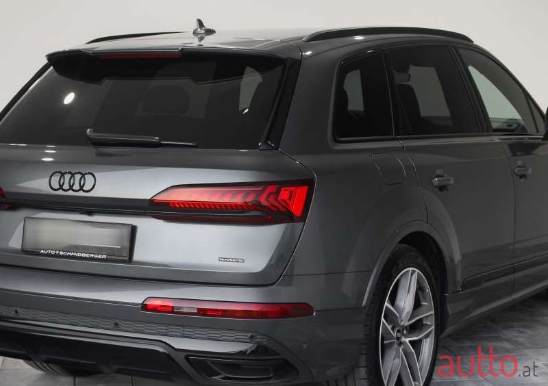 2021' Audi Q7 photo #6