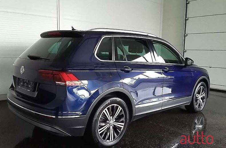 2016' Volkswagen Tiguan photo #1