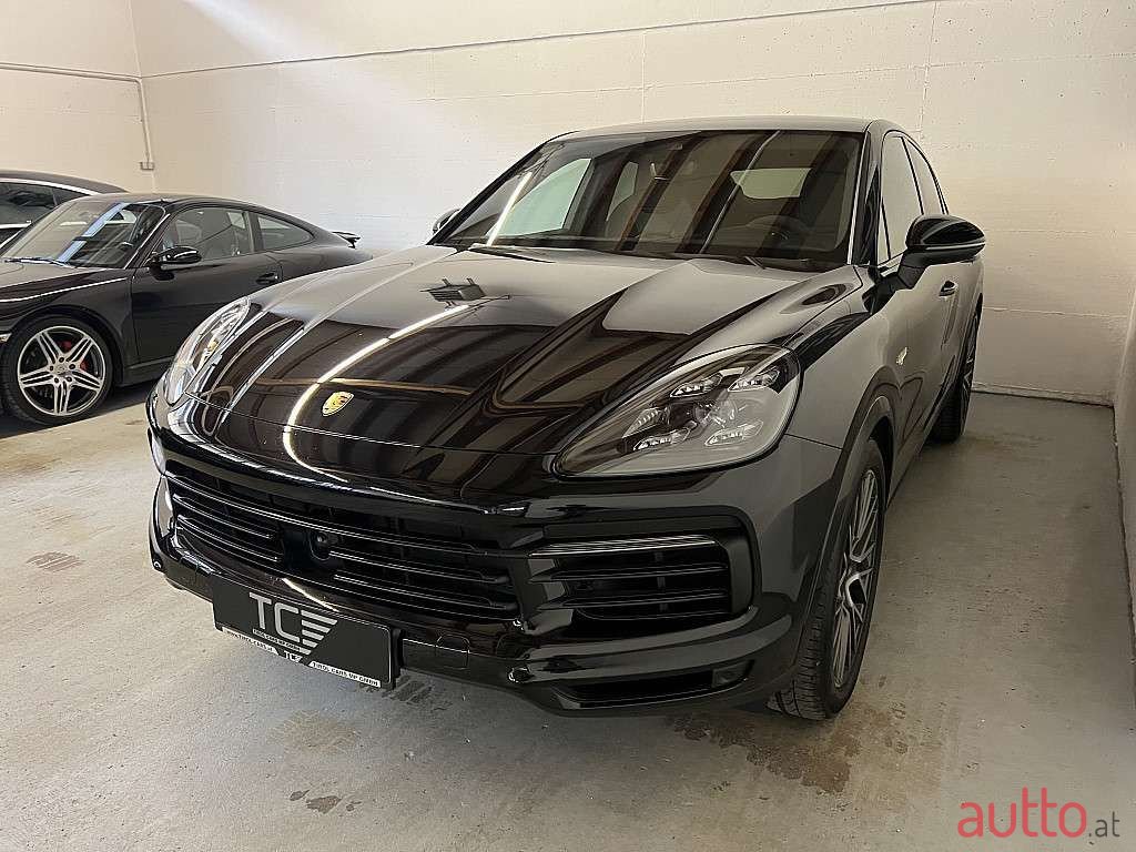 2019' Porsche Cayenne photo #5