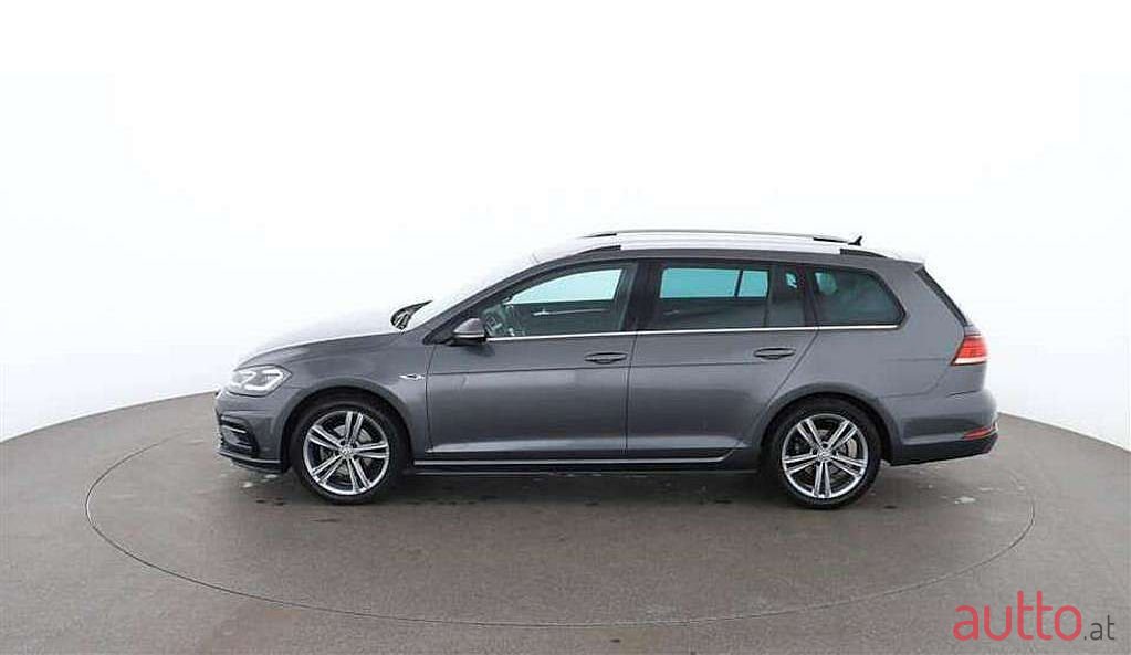 2019' Volkswagen Golf photo #5