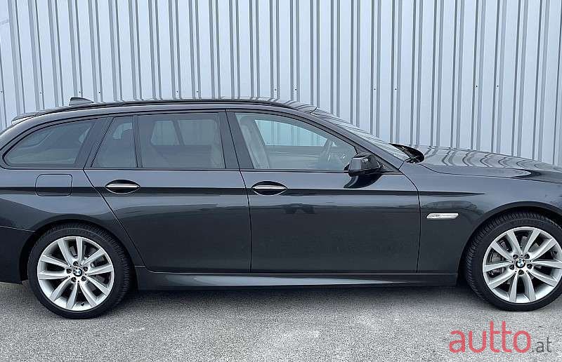 2011' BMW 5Er-Reihe photo #6