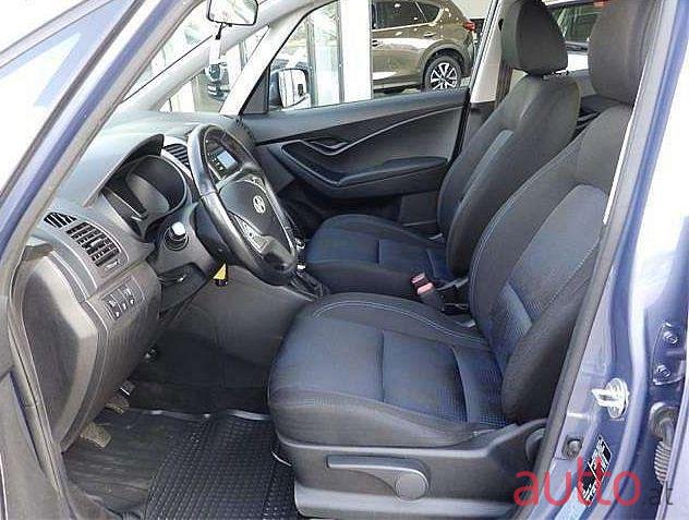 2013' Hyundai Ix20 photo #2