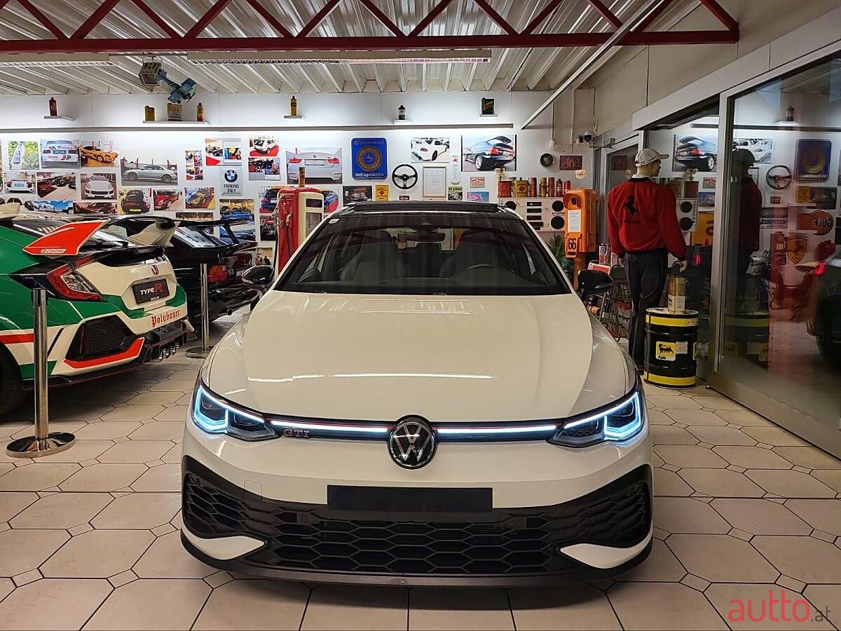 2022' Volkswagen Golf photo #5