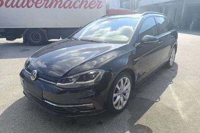 2019' Volkswagen Golf