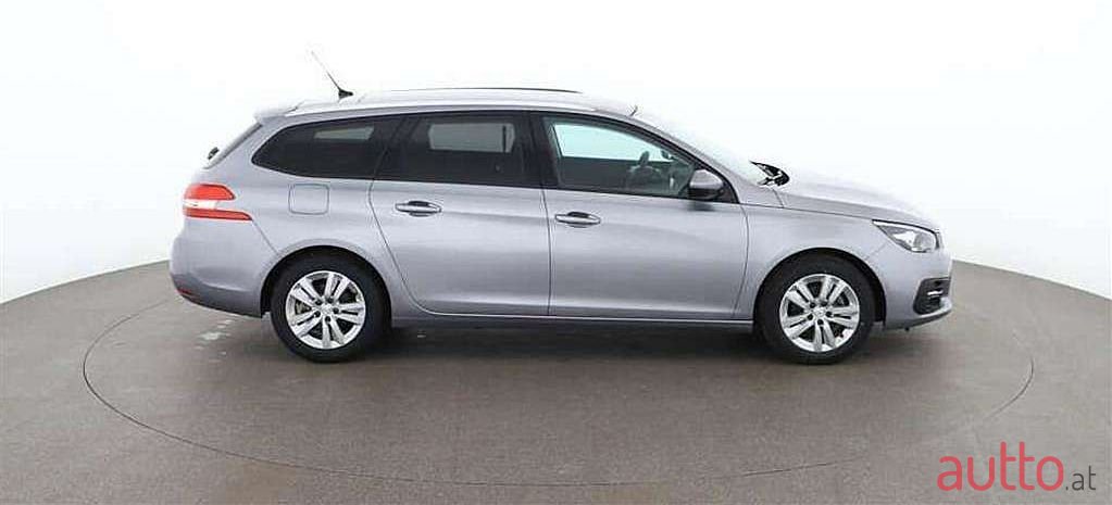 2019' Peugeot 308 photo #2