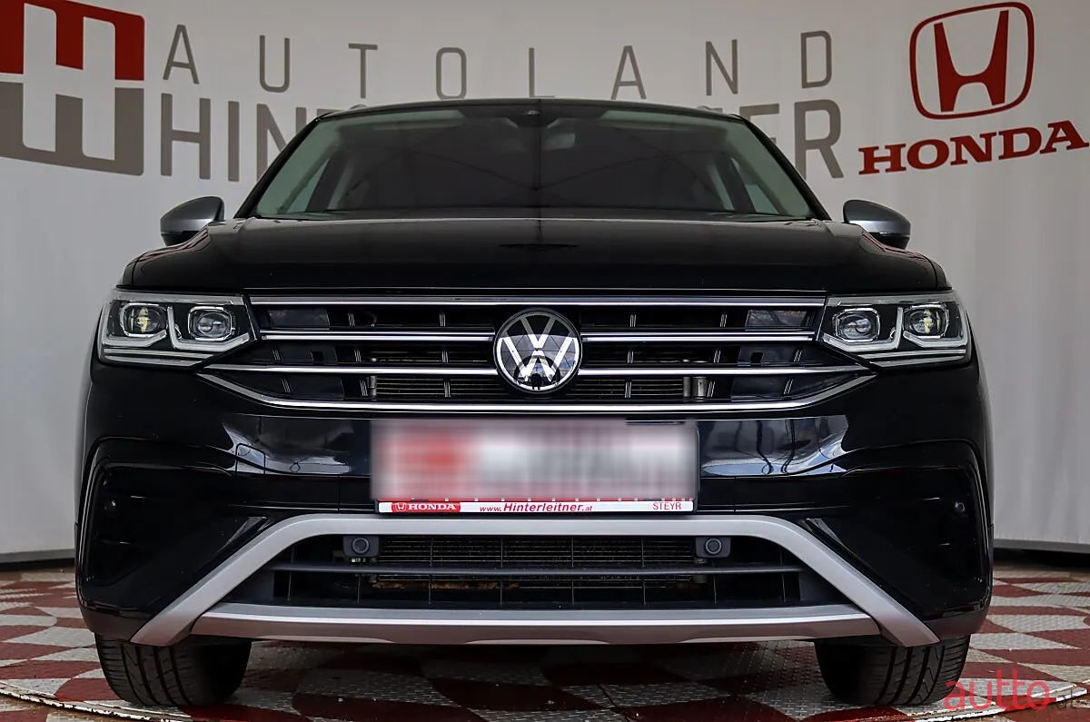 2023' Volkswagen Tiguan Allspace photo #4