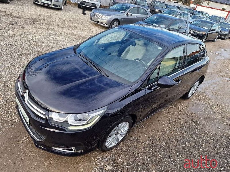 2016' Citroen C4 photo #2