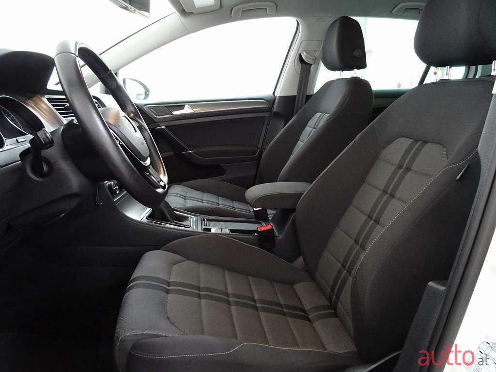 2013' Volkswagen Golf photo #6