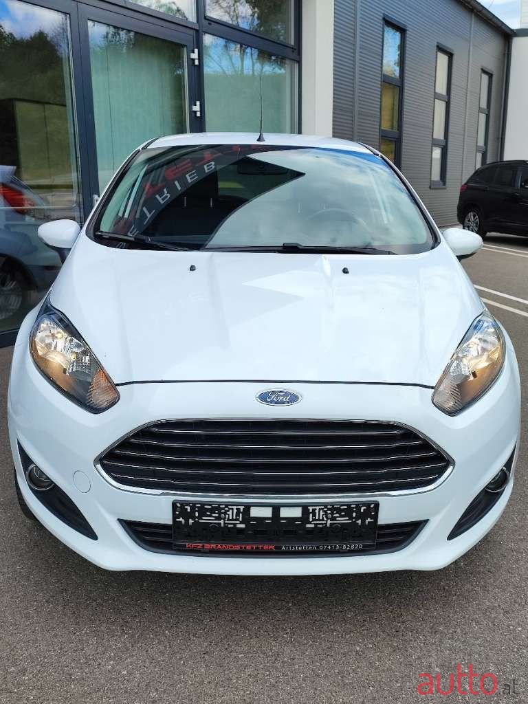 2015' Ford Fiesta photo #2