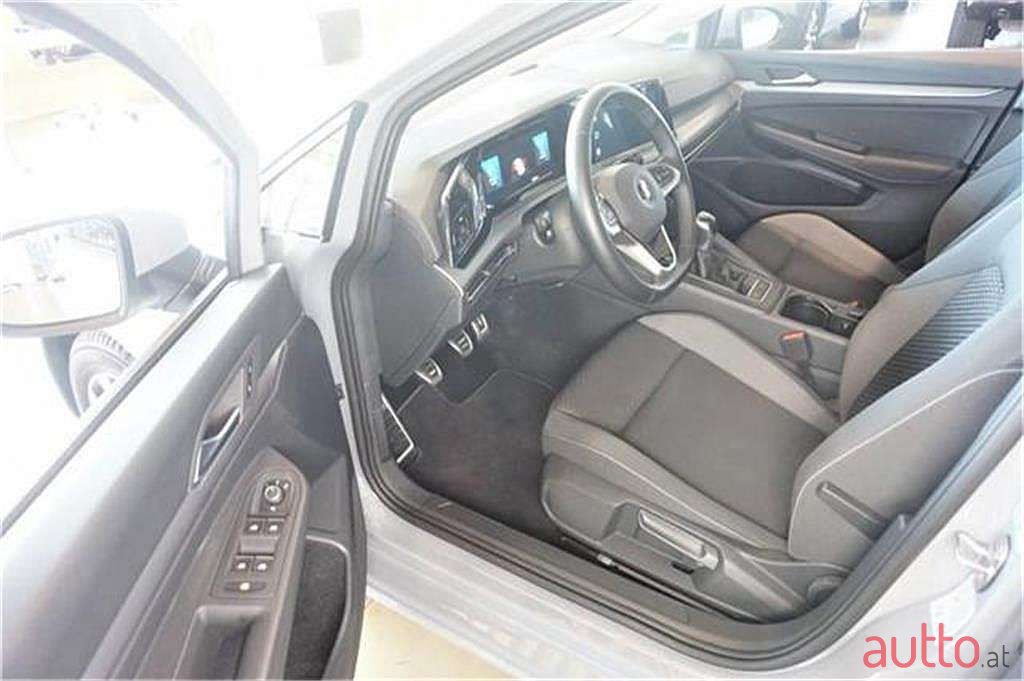 2021' Volkswagen Golf photo #4