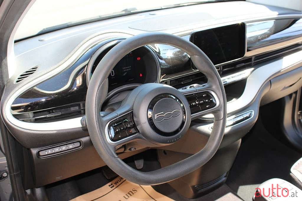 2021' Fiat 500e photo #6