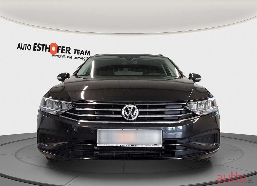 2020' Volkswagen Passat photo #2
