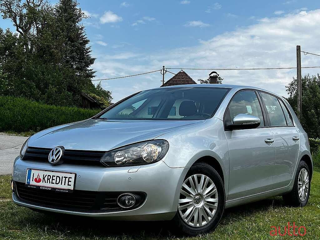 2010' Volkswagen Golf photo #1