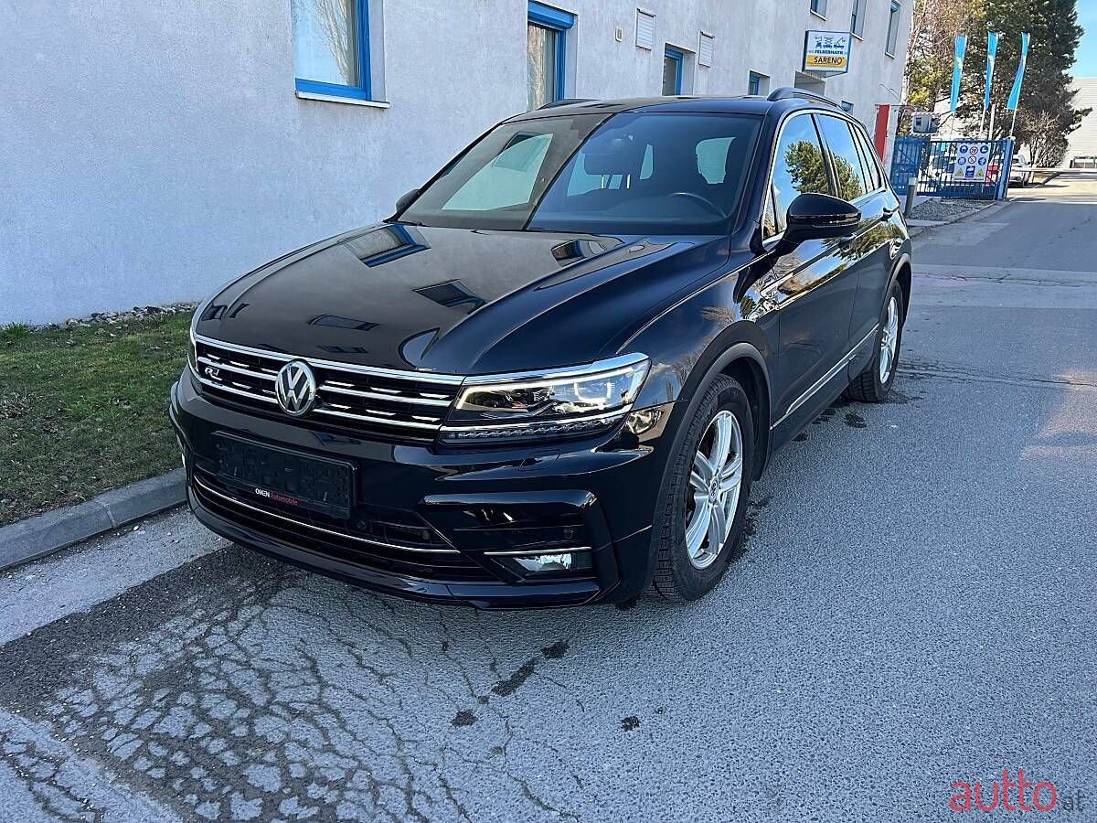 2018' Volkswagen Tiguan photo #1