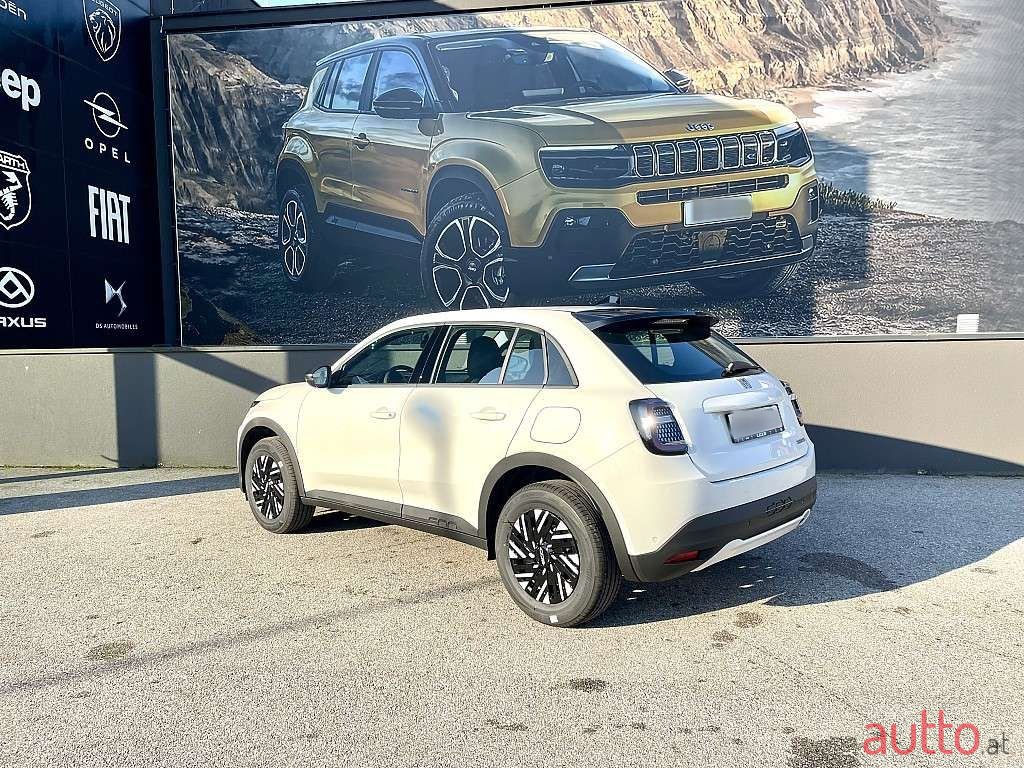 2024' Fiat 600 photo #3