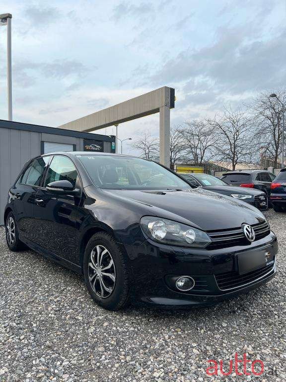 2010' Volkswagen Golf photo #6