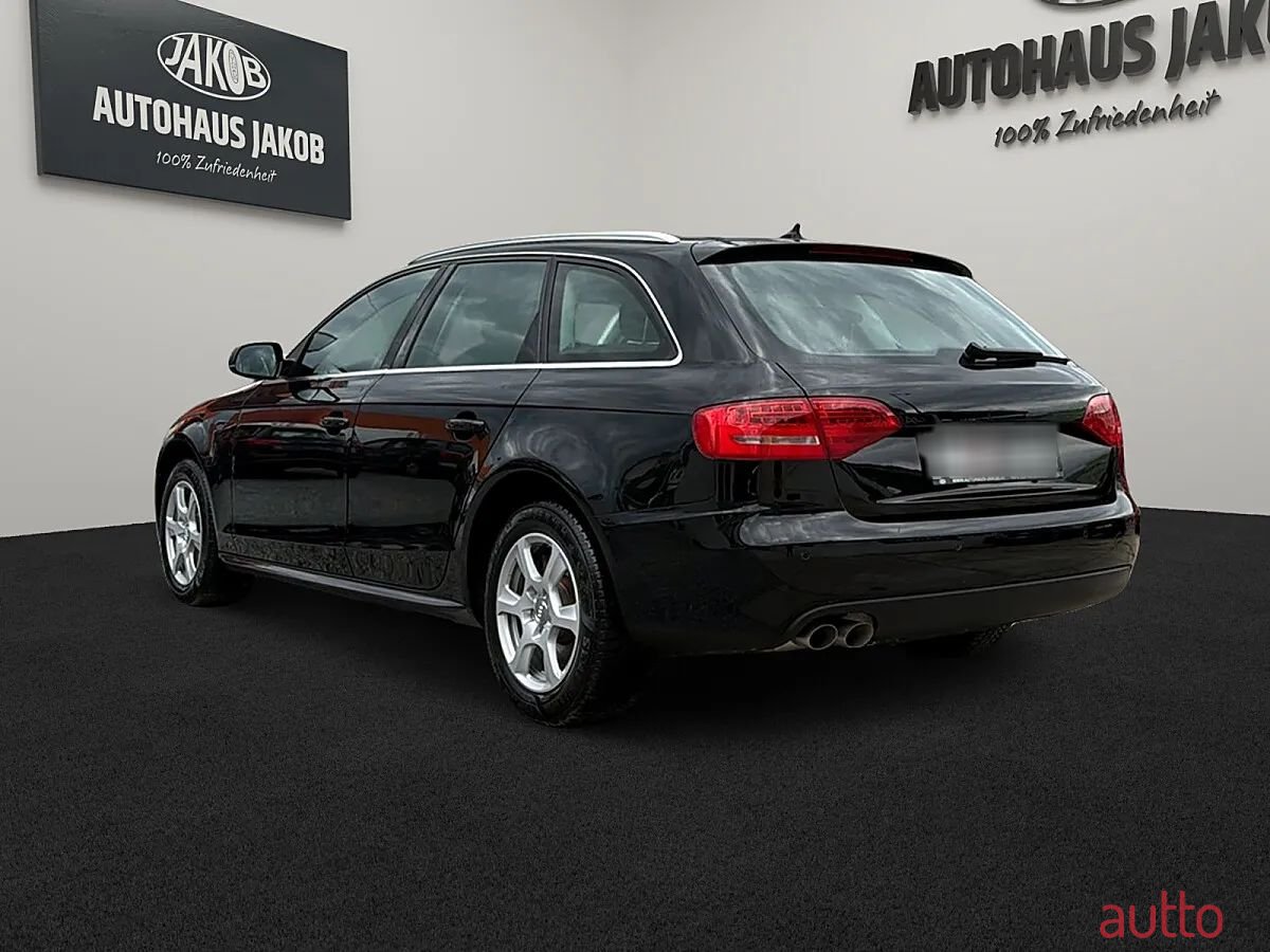 2012' Audi A4 photo #3