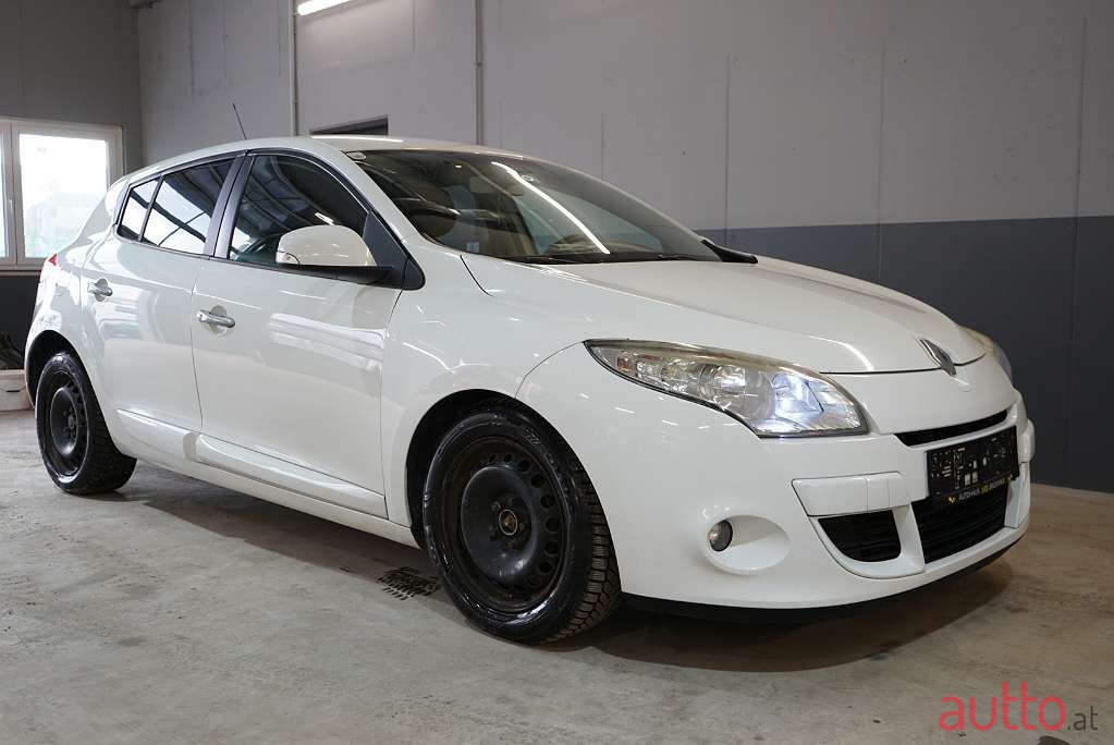 2009' Renault Megane photo #1