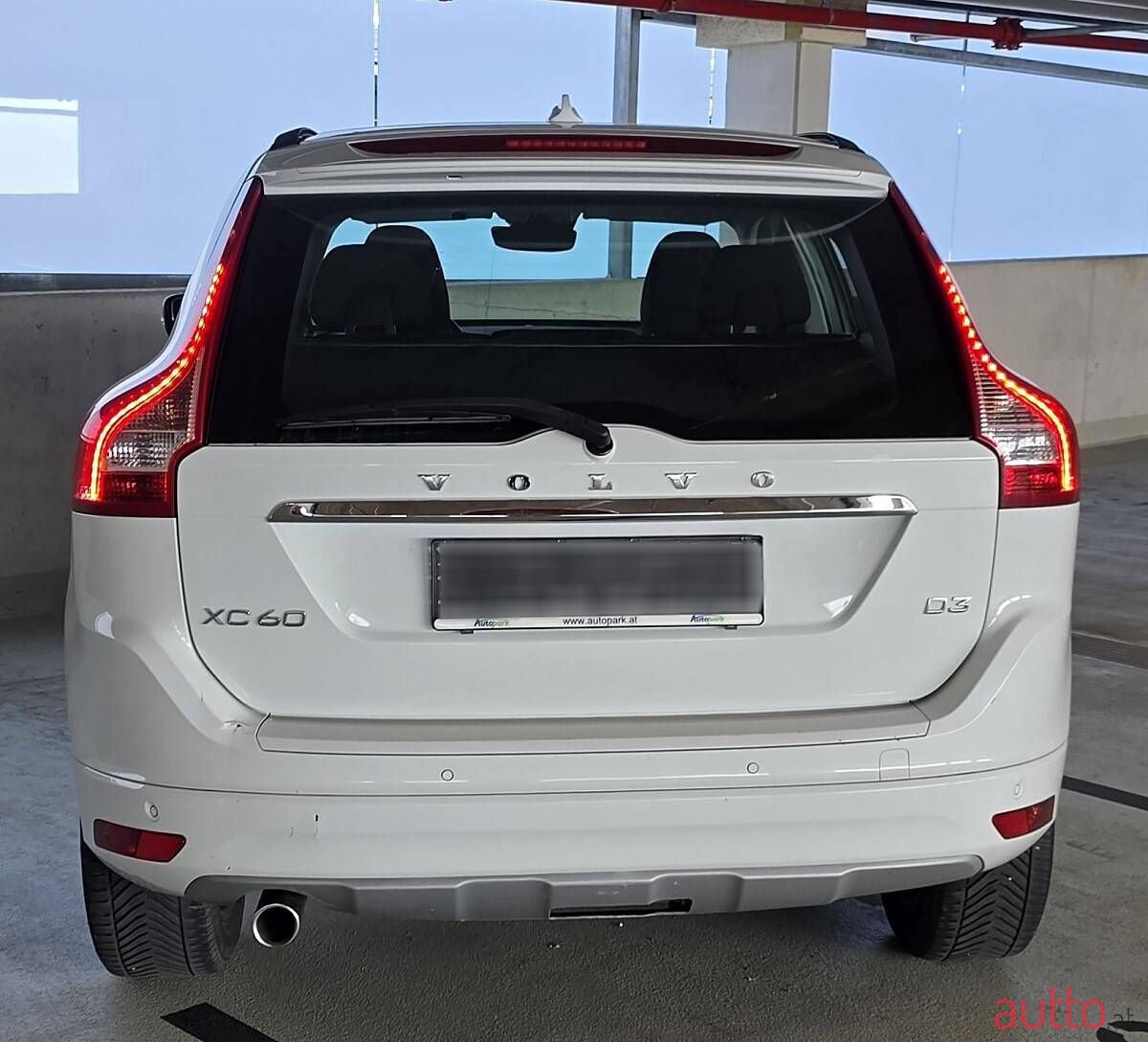 2017' Volvo XC60 photo #5