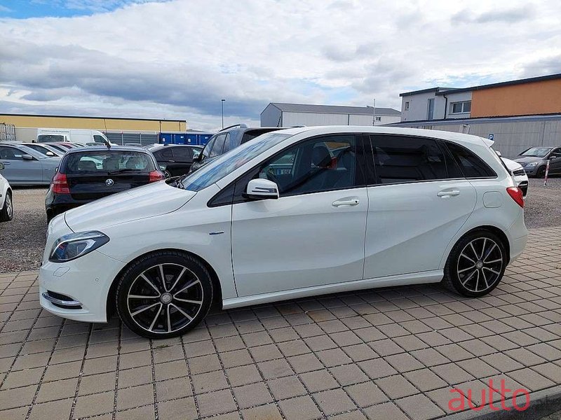 2012' Mercedes-Benz B-Klasse photo #2