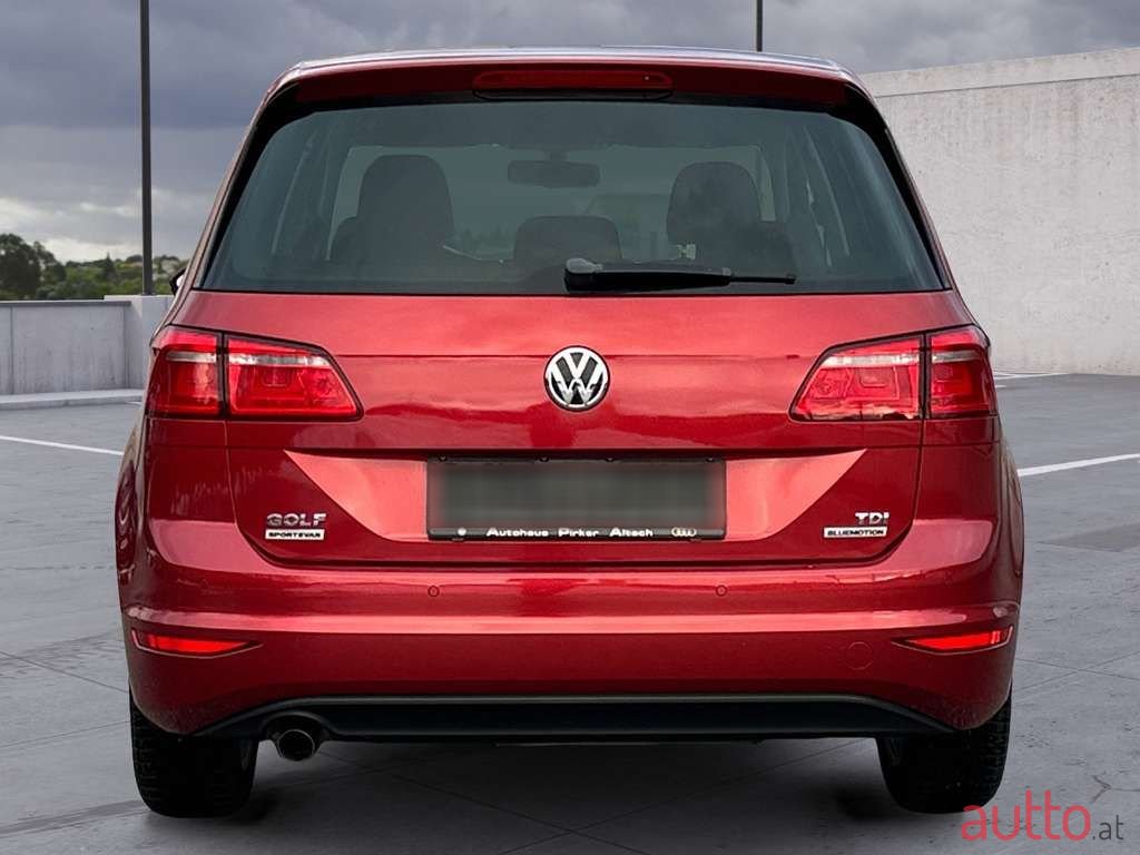 2015' Volkswagen Golf photo #4