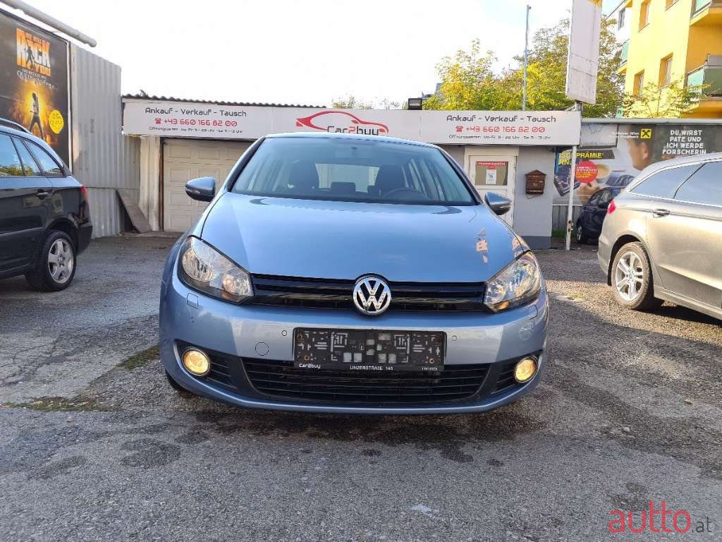 2009' Volkswagen Golf photo #2