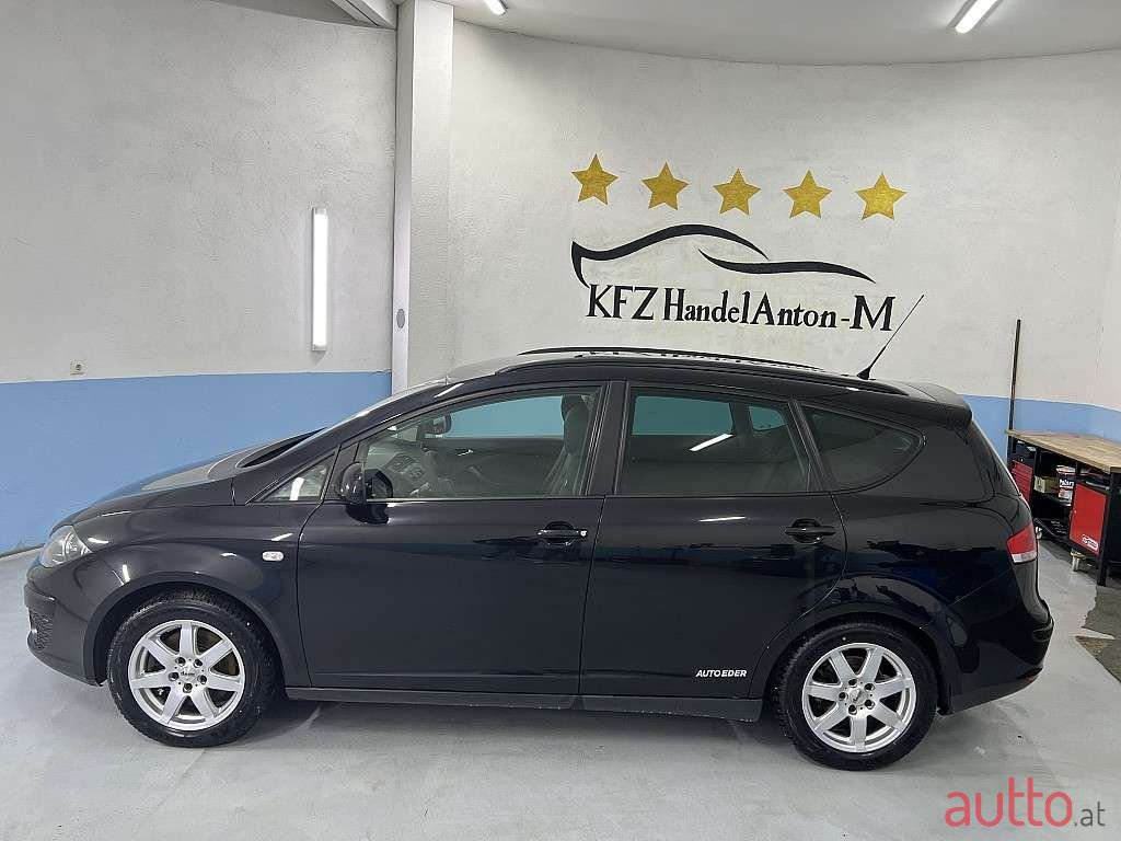 2010' SEAT Altea XL photo #2