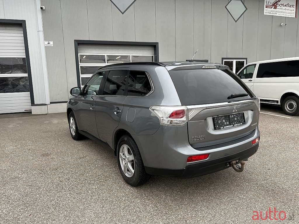 2013' Mitsubishi Outlander photo #5