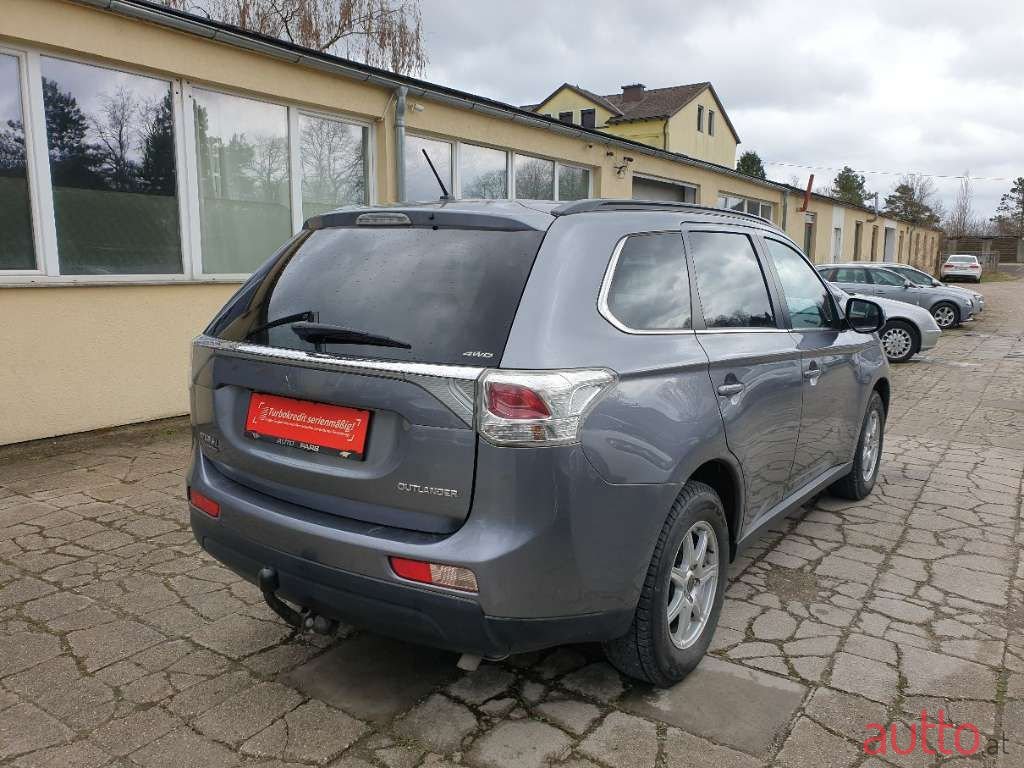 2013' Mitsubishi Outlander photo #5