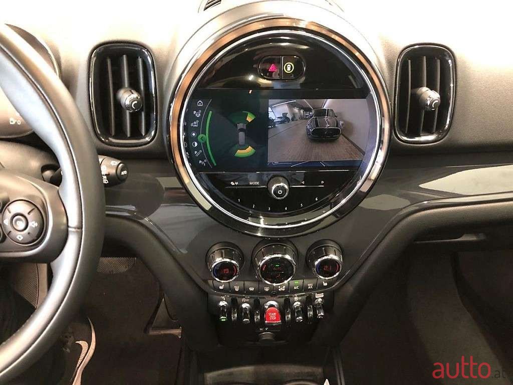 2020' MINI Countryman photo #6