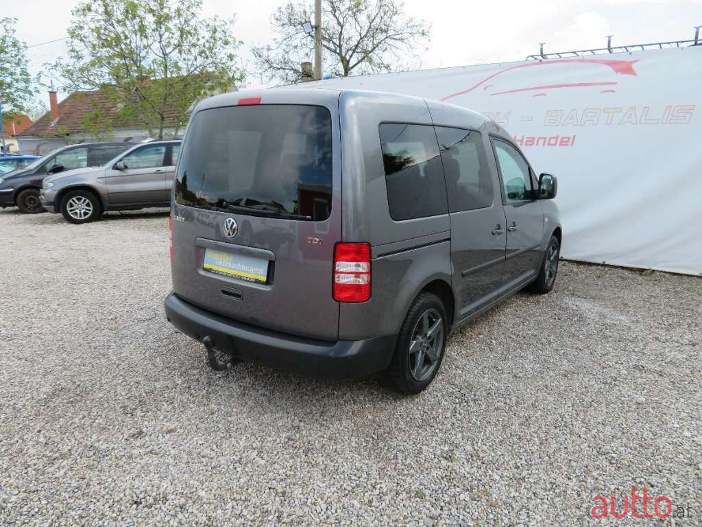 2011' Volkswagen Caddy photo #6