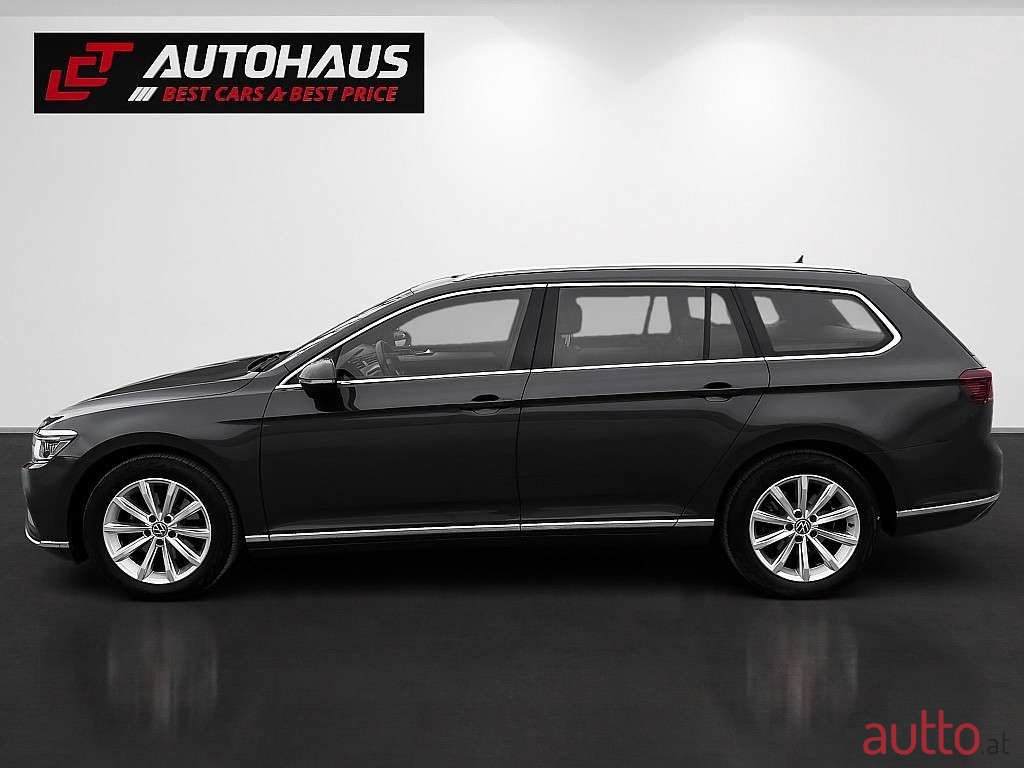 2022' Volkswagen Passat photo #2