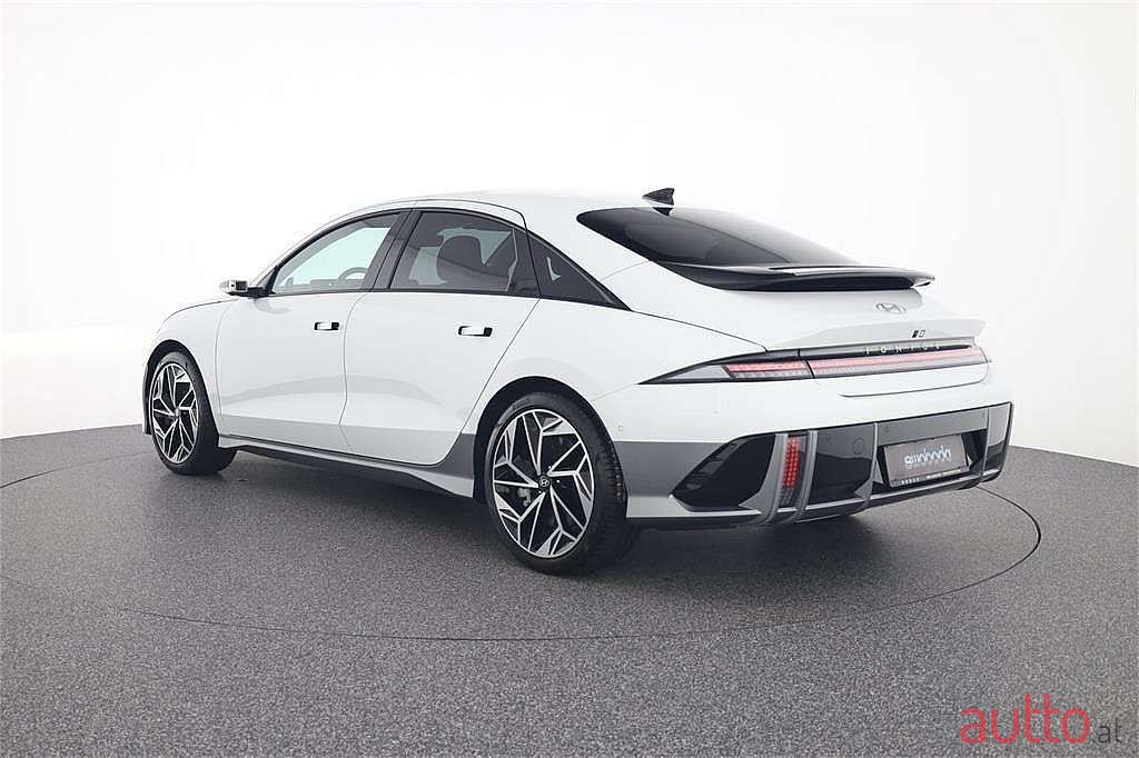 2023' Hyundai Ioniq 6 photo #2