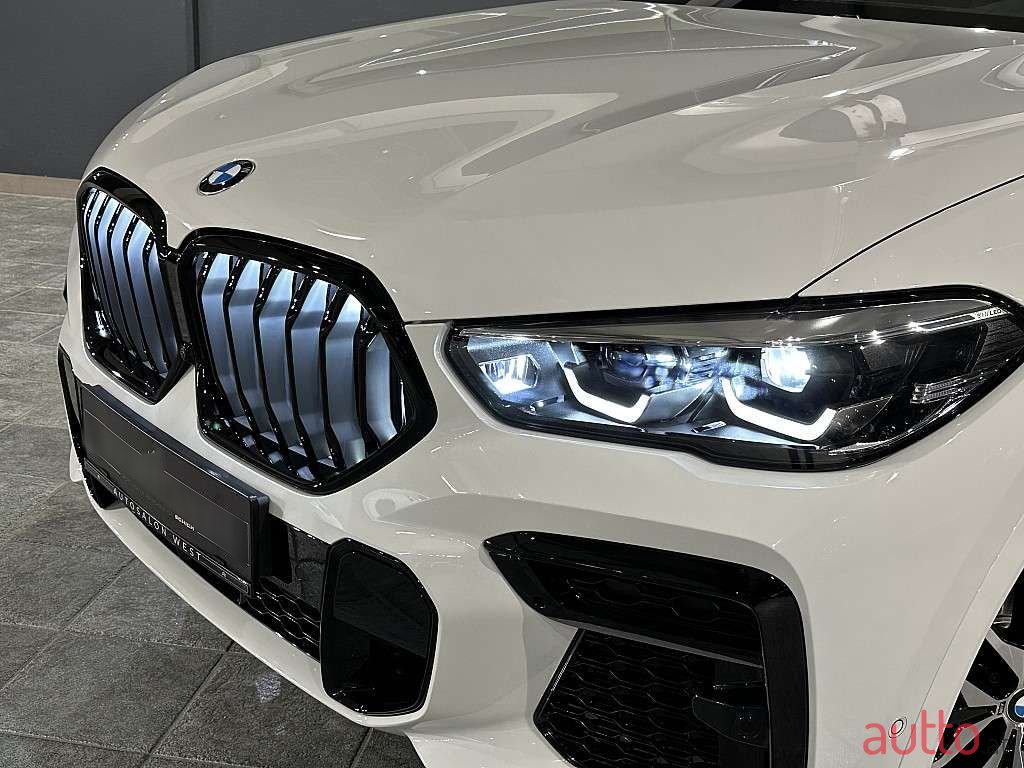 2022' BMW X6 photo #2