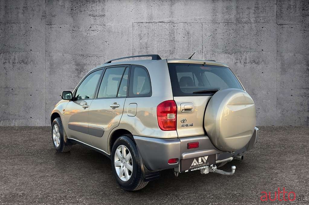 2002' Toyota RAV4 photo #3