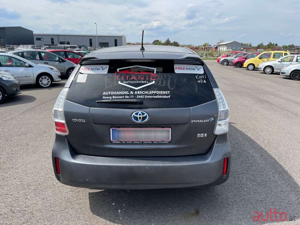 2013' Toyota Prius photo #6