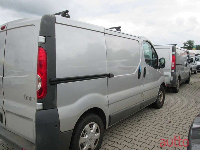 2011' Renault Trafic photo #3