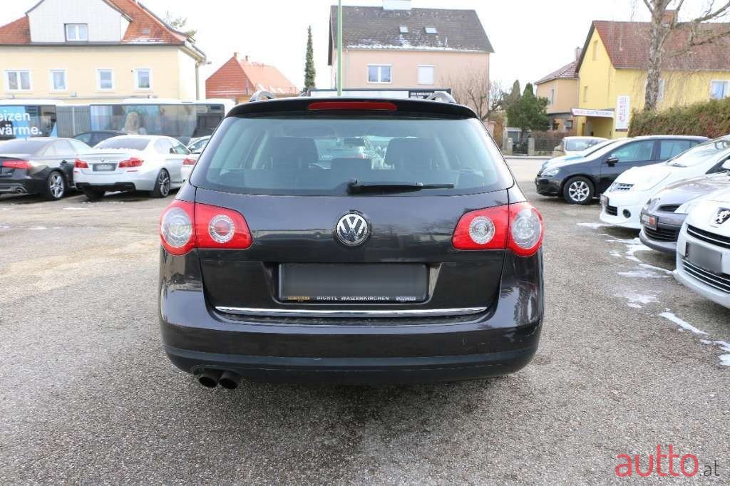 2009' Volkswagen Passat photo #5