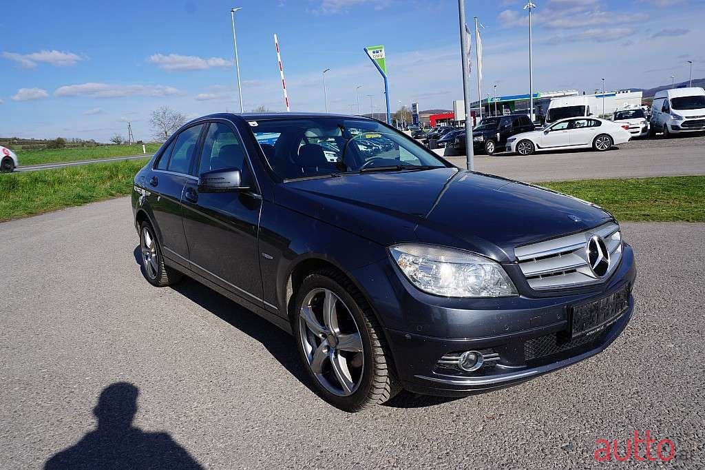 2010' Mercedes-Benz C-Klasse photo #3