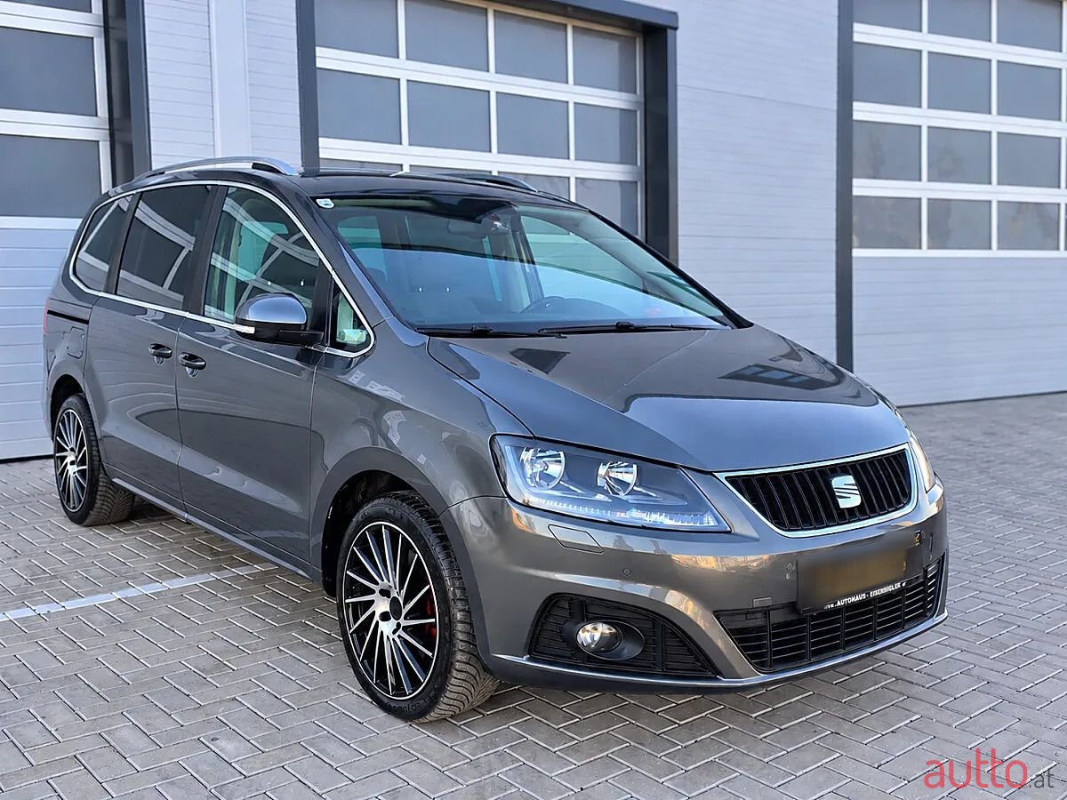 2011' SEAT Alhambra photo #3